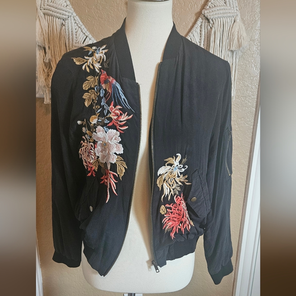 Johnny Was LA Vintage Silk Embroidered Bird Jacket Blk SZ S NO LOW OFFERS - Picture 2 of 11
